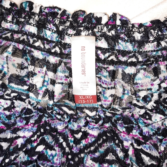 BUNDLE OF 2 | NO BOUNDARIES SHEER LACE TOP W/BATWING SLEEVES | XL {15-17} - Picture 9 of 14